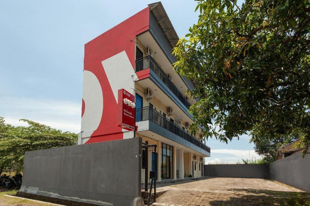 Richmond Guest House Cirebon Redpartner Buitenkant foto