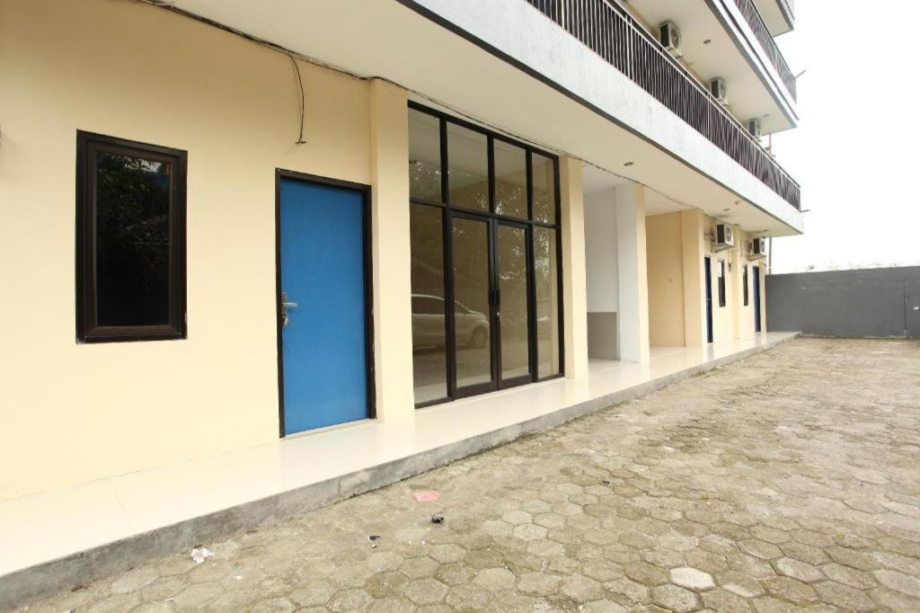 Richmond Guest House Cirebon Redpartner Buitenkant foto