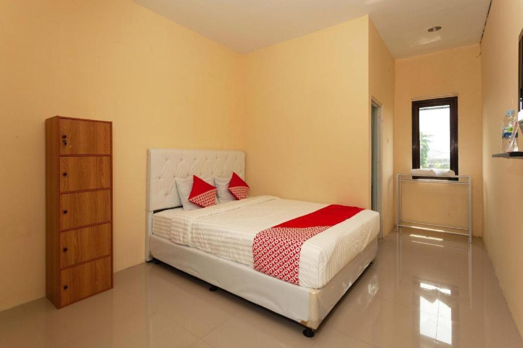 Richmond Guest House Cirebon Redpartner Buitenkant foto