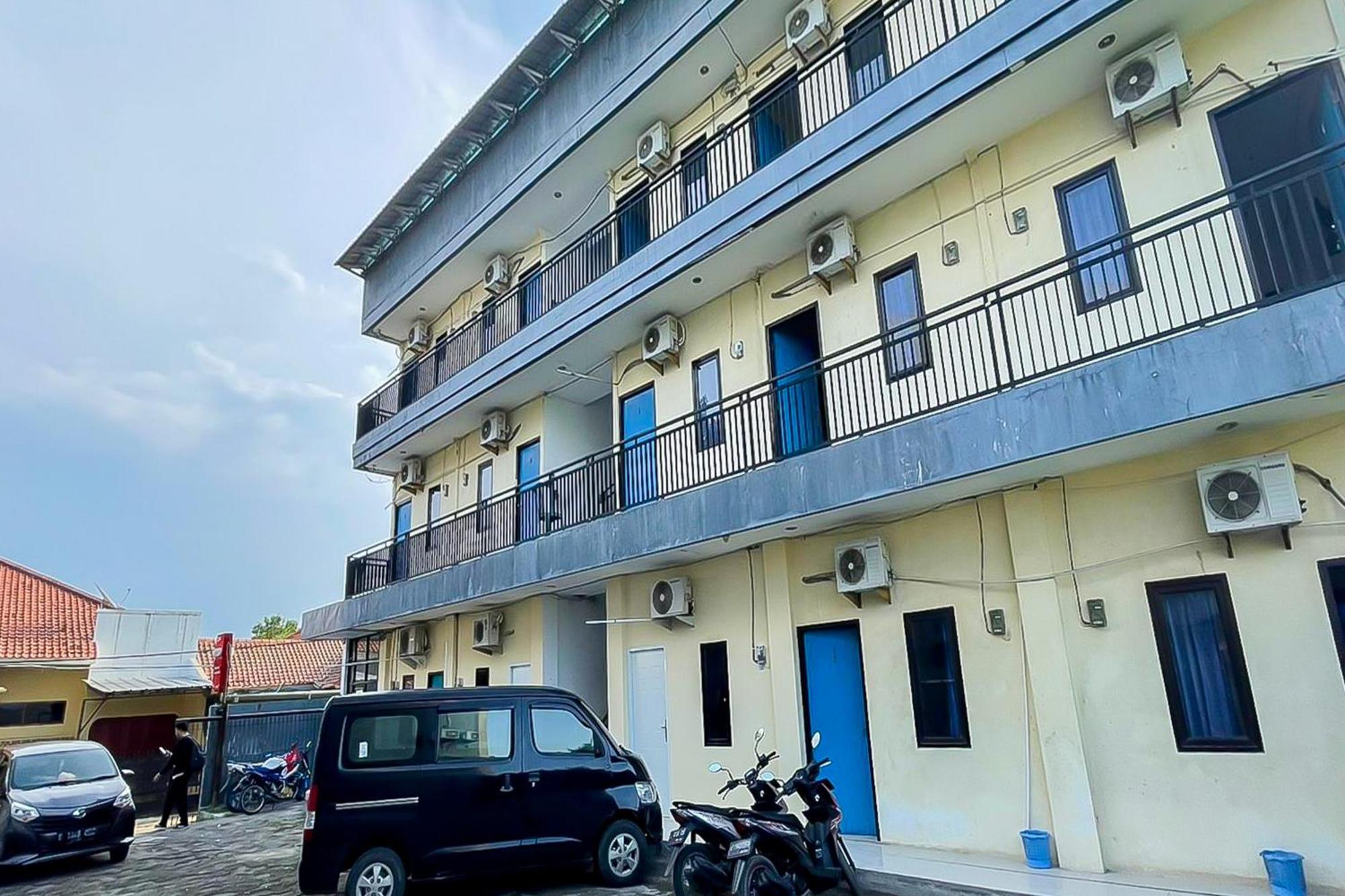 Richmond Guest House Cirebon Redpartner Buitenkant foto